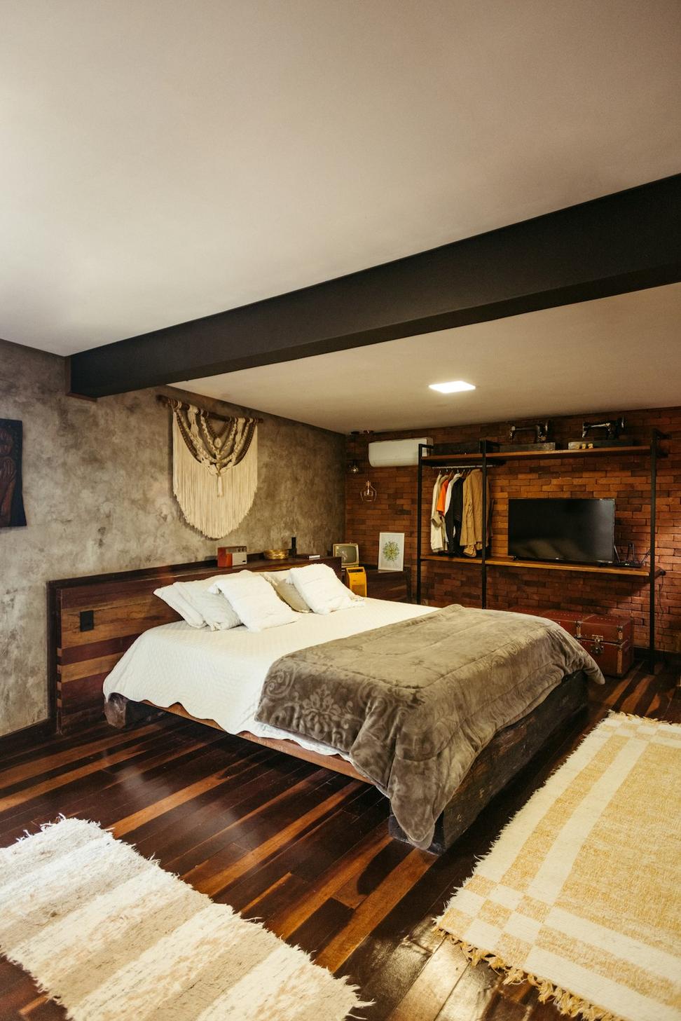 Master Craftsman Room